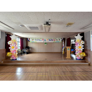 인천 계산초 입학식 무대기둥